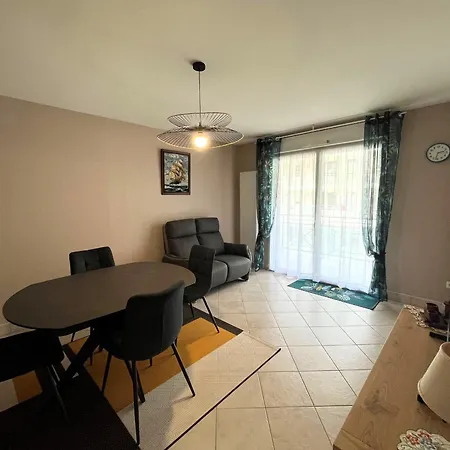 아파트 1 Chambre, Garage, Proche Et Centre, 2 Etoiles, Sables-d'olonne - Fr-1-197-583
