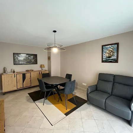 Apartment 1 Chambre, Garage, Proche Et Centre, 2 Etoiles, Sables-d'olonne - Fr-1-197-583