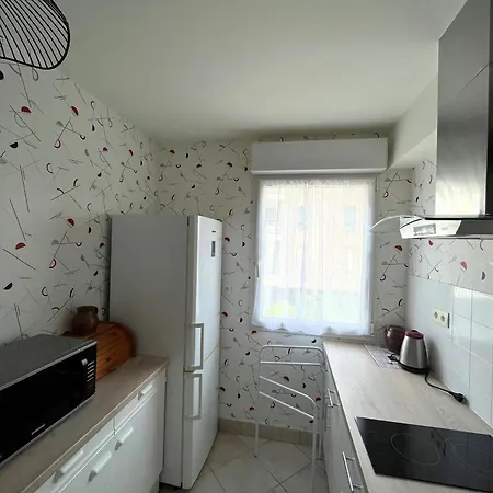 Apartment 1 Chambre, Garage, Proche Et Centre, 2 Etoiles, Sables-d'olonne - Fr-1-197-583 *